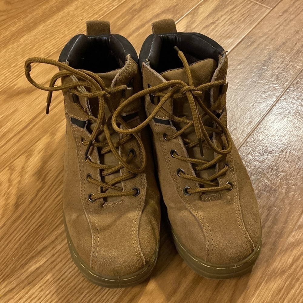 B.U.M. Equipment Women's Classic Beige Ankle Winter Boots (Size  5) Vintage 90's